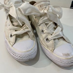Converse Sneakers with ribbon laces